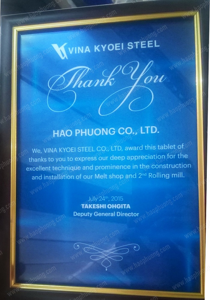 Hạo Phương nhận bằng chứng nhận của Vina Kyoel