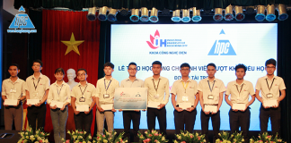 Ảnh bìa trao học bổng cho sinh viên ĐHCN TP.HCM