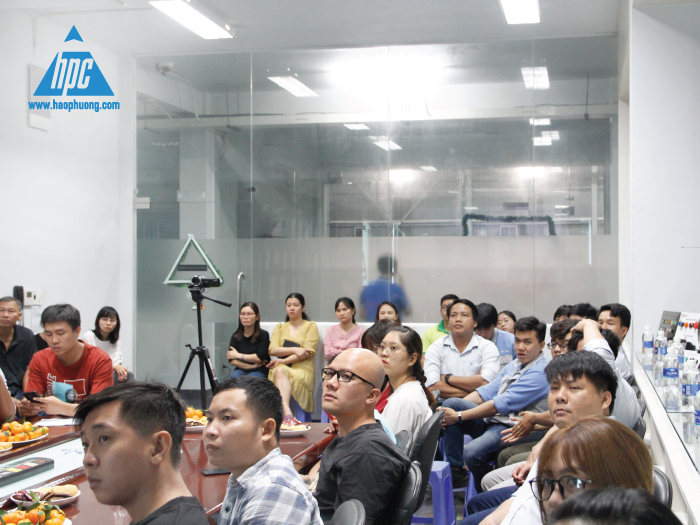 Hạo Phương tổ chức chương trình ra mắt giải pháp robot mới cho toàn thể nhân viên