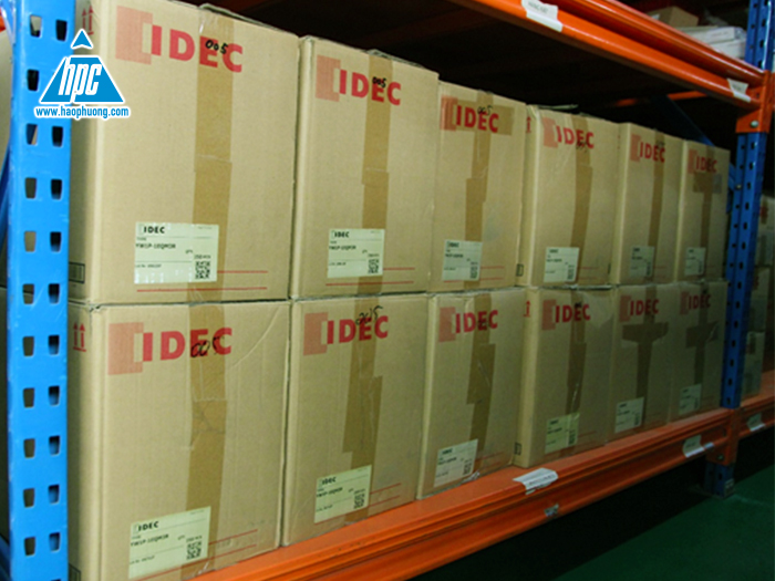 Hạo Phương tiến hành kiểm đếm và giao hàng nhanh số lượng lớn các sản phẩm IDEC, Mitsubishi đến khách hàng